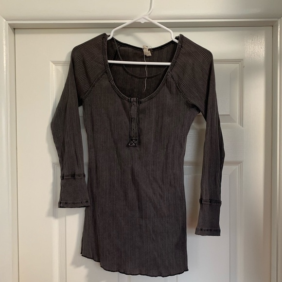 Grey Free People Top - Picture 2 of 4